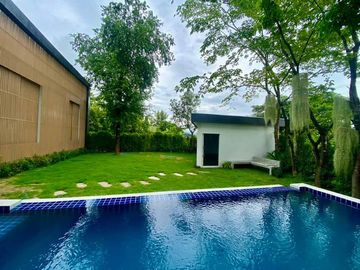 Pool Villa house for sale in San Kham Phaeng, only 30 minutes to Chiang Mai Airport