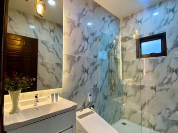 Pool Villa house for sale in San Kham Phaeng, only 30 minutes to Chiang Mai Airport