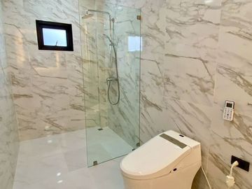 Pool Villa house for sale in San Kham Phaeng, only 30 minutes to Chiang Mai Airport