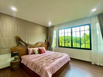 Pool Villa house for sale in San Kham Phaeng, only 30 minutes to Chiang Mai Airport