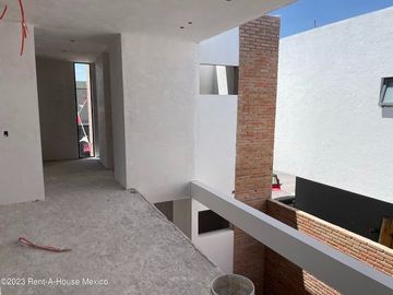 Casa en venta en Hacienda La Carlota, Querétaro.
