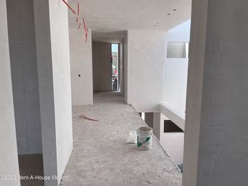 Casa en venta en Hacienda La Carlota, Querétaro.