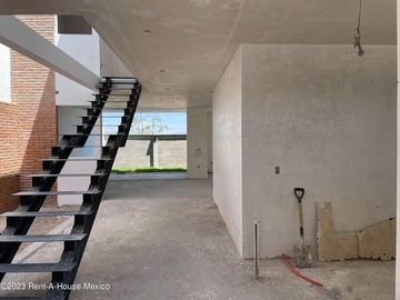 Casa en venta en Hacienda La Carlota, Querétaro.