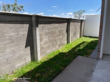 Casa en venta en Hacienda La Carlota, Querétaro.