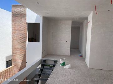 Casa en venta en Hacienda La Carlota, Querétaro.