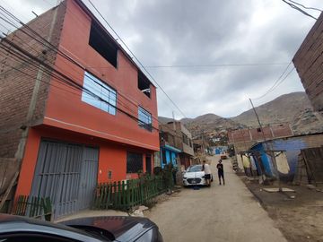 CASA 3 PISOS EN VENTA 158 M2 HUAYCÁN - ATE