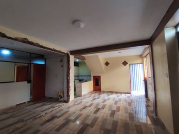 CASA 3 PISOS EN VENTA 158 M2 HUAYCÁN - ATE