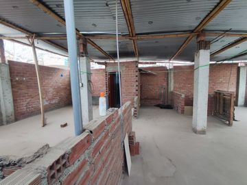 CASA 3 PISOS EN VENTA 158 M2 HUAYCÁN - ATE