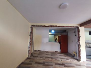 CASA 3 PISOS EN VENTA 158 M2 HUAYCÁN - ATE