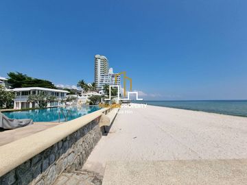 Villa at Hua Hin Beachfront Project for Sale
