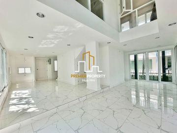 Villa at Hua Hin Beachfront Project for Sale