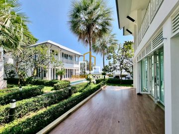 Villa at Hua Hin Beachfront Project for Sale