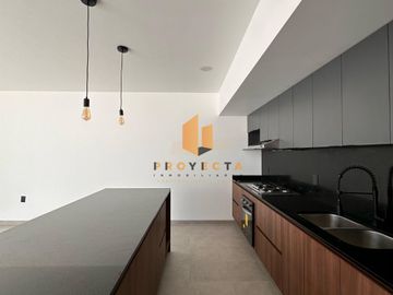CASA EN VENTA EN COLINAS TRES MARÍAS