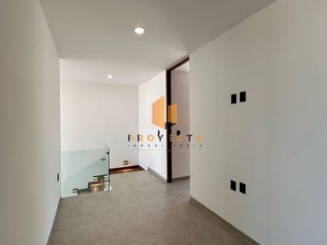 CASA EN VENTA EN COLINAS TRES MARÍAS