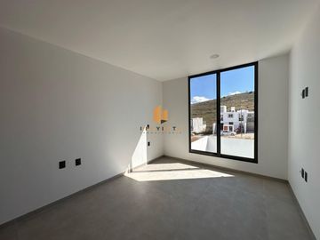CASA EN VENTA EN COLINAS TRES MARÍAS