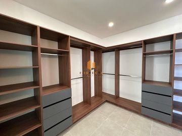 CASA EN VENTA EN COLINAS TRES MARÍAS