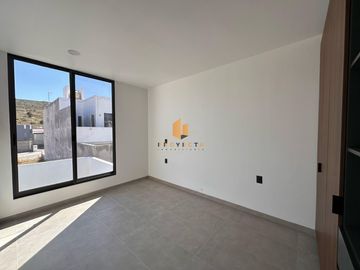 CASA EN VENTA EN COLINAS TRES MARÍAS