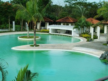 House and Lot for Sale in Silang nearby Tagaytay with GOLF COURSE  View