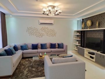 Luxurious 4 Bedroom House&lot for sale in Concepcion Tarlac near SCTEX