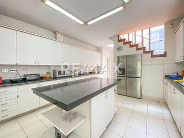SE VENDA CASA DE LUJO EN URB CLUB GOLF DE LOS INCAS