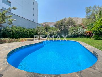 SE VENDA CASA DE LUJO EN URB CLUB GOLF DE LOS INCAS