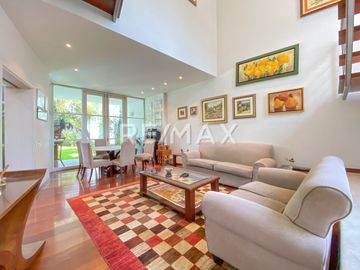 SE VENDA CASA DE LUJO EN URB CLUB GOLF DE LOS INCAS