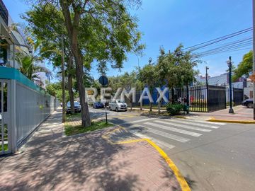 SE VENDA CASA DE LUJO EN URB CLUB GOLF DE LOS INCAS