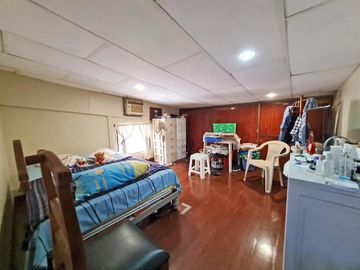 Venta de Casa Rentera, sector Centro Sur, García Goyena entre Villavicencio y Hernando de Zaera, cerca a Centro Cívico.