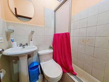 Venta de Casa Rentera, sector Centro Sur, García Goyena entre Villavicencio y Hernando de Zaera, cerca a Centro Cívico.