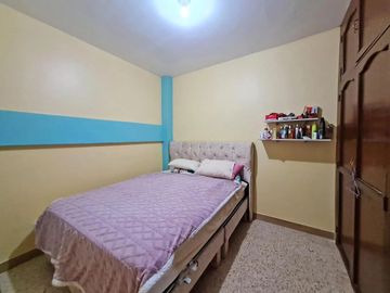 Venta de Casa Rentera, sector Centro Sur, García Goyena entre Villavicencio y Hernando de Zaera, cerca a Centro Cívico.