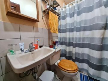 Venta de Casa Rentera, sector Centro Sur, García Goyena entre Villavicencio y Hernando de Zaera, cerca a Centro Cívico.
