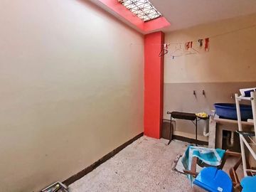 Venta de Casa Rentera, sector Centro Sur, García Goyena entre Villavicencio y Hernando de Zaera, cerca a Centro Cívico.