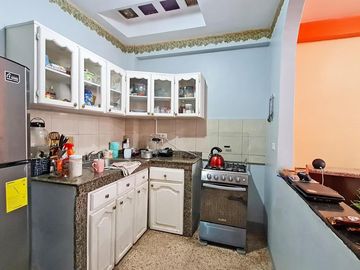 Venta de Casa Rentera, sector Centro Sur, García Goyena entre Villavicencio y Hernando de Zaera, cerca a Centro Cívico.