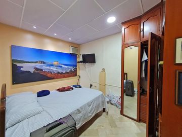 Venta de Casa Rentera, sector Centro Sur, García Goyena entre Villavicencio y Hernando de Zaera, cerca a Centro Cívico.