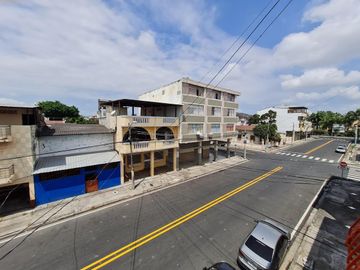 Venta de Casa Rentera, sector Centro Sur, García Goyena entre Villavicencio y Hernando de Zaera, cerca a Centro Cívico.