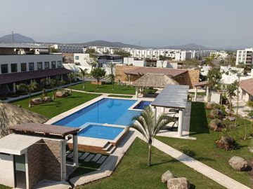 CASA EN VENTA CON ALBERCA EN XOCHITEPEC, MORELOS