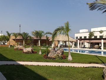 CASA EN VENTA CON ALBERCA EN XOCHITEPEC, MORELOS