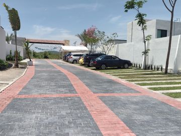 CASA EN VENTA CON ALBERCA EN XOCHITEPEC, MORELOS