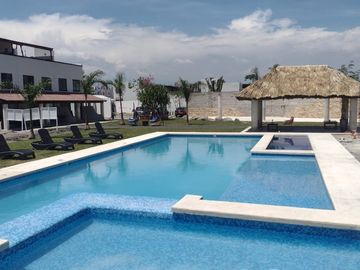 CASA EN VENTA CON ALBERCA EN XOCHITEPEC, MORELOS