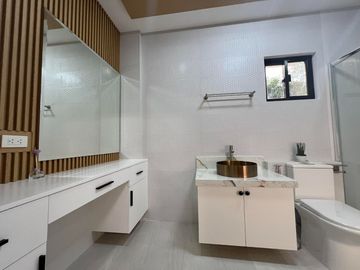 HOUSE FOR SALE NEAR CLARK!!!