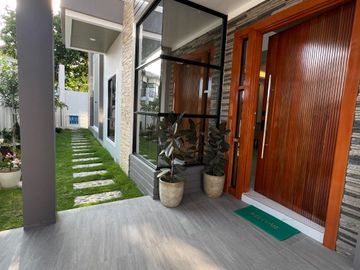 HOUSE FOR SALE NEAR CLARK!!!