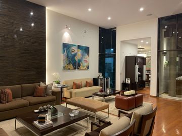 Venta impresionante y moderna casa en Urb. Rinconada Baja, La Molina