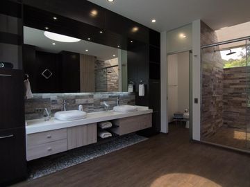 Venta impresionante y moderna casa en Urb. Rinconada Baja, La Molina