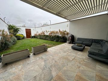 MODERNA CASA CON ACABADOS A1 Y PRECIOSA VISTA AL MAR Y AL GOLF