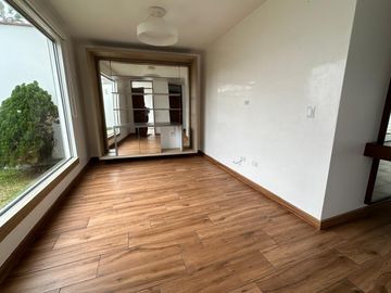 MODERNA CASA CON ACABADOS A1 Y PRECIOSA VISTA AL MAR Y AL GOLF