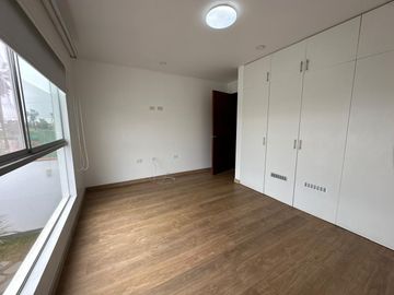 MODERNA CASA CON ACABADOS A1 Y PRECIOSA VISTA AL MAR Y AL GOLF