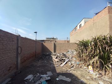 Venta De Casa Como Terreno Área 806.55 m² Parámetro MDM
