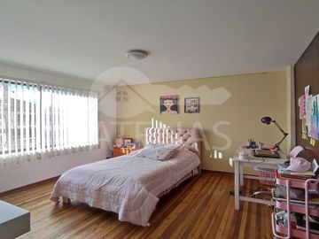CASA EN VENTA, AMPLIA, TOTORACOCHA