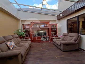 CASA EN VENTA, AMPLIA, TOTORACOCHA