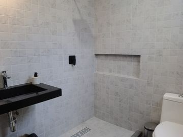Casas en venta en condominio con alberca y Roof Garden a 5 minutos del Club de Golf Santa Fe en Xochitepec, Morelos.